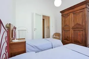 Vespri Siciliani Halldis Apartment * Rom