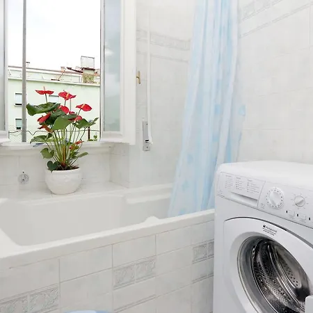 Vespri Siciliani Halldis Apartment * Rom