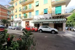 Vespri Siciliani Halldis Apartment * Rom